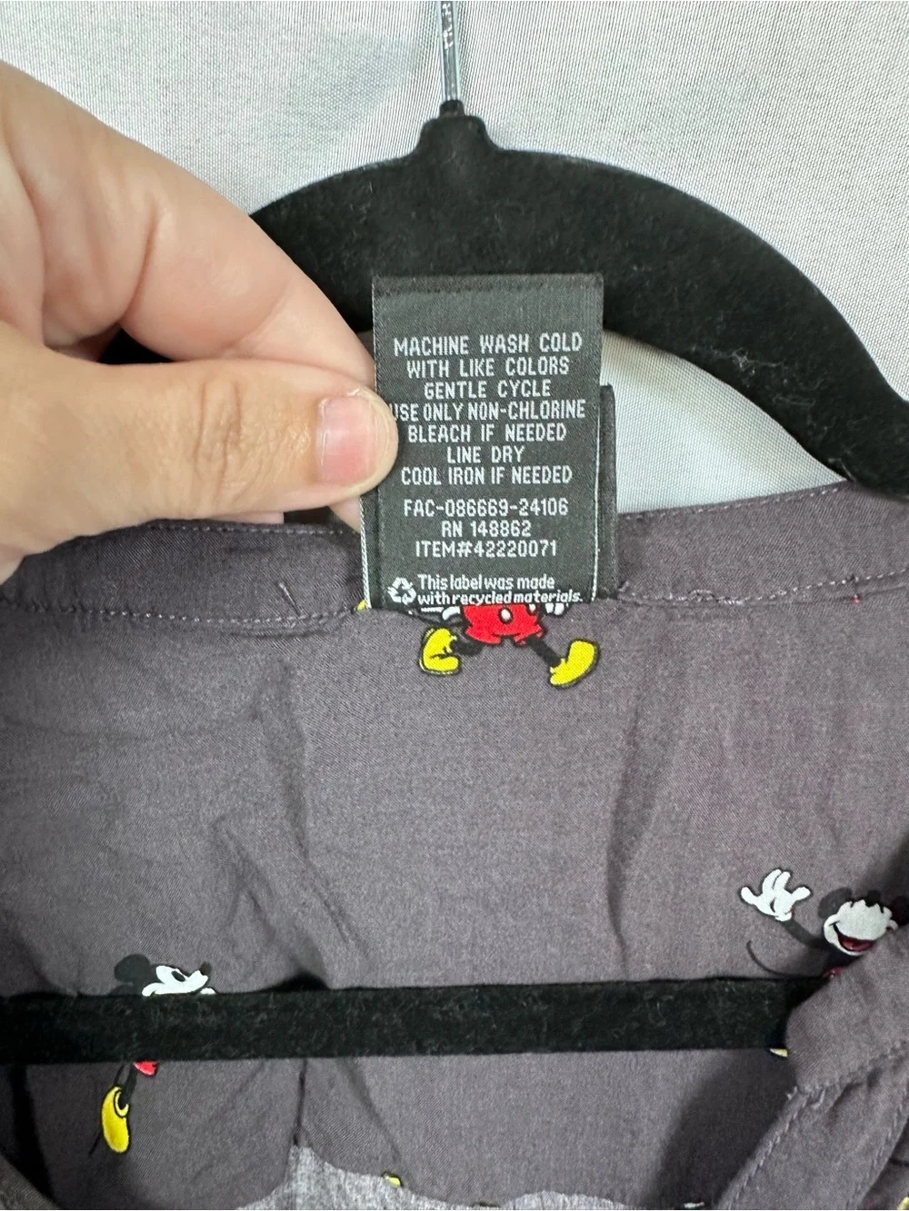 Torrid Disney Mickey Mouse Button-Up Challis Blouse Size 1 - Picture 5 of 11